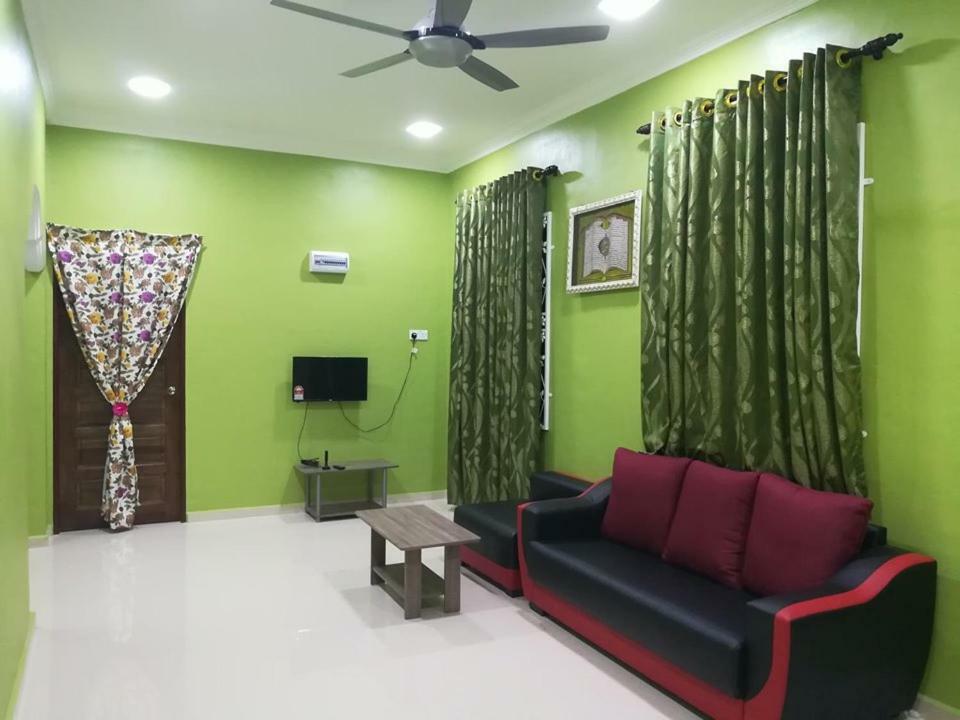 Homestay Damai Yusmila Kuala Terengganu Exterior photo