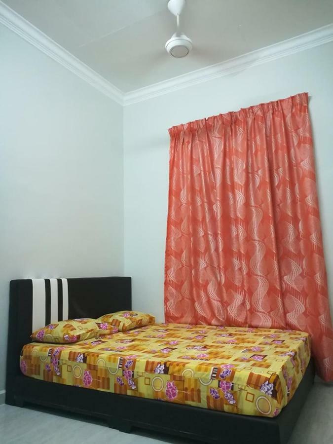 Homestay Damai Yusmila Kuala Terengganu Exterior photo